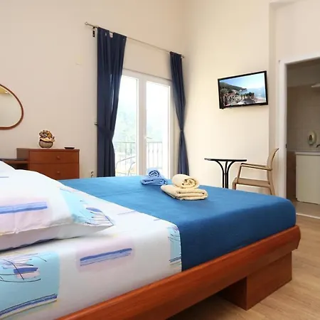 Apartamento On The Beach-drvenik Drvenik (Split-Dalmatia)