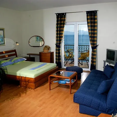 Apartamento On The Beach-drvenik