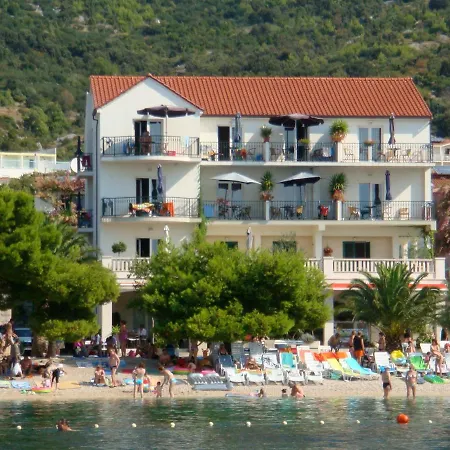 דירה On The Beach-drvenik דרבניק