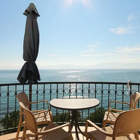 Apartman On The Beach-drvenik *