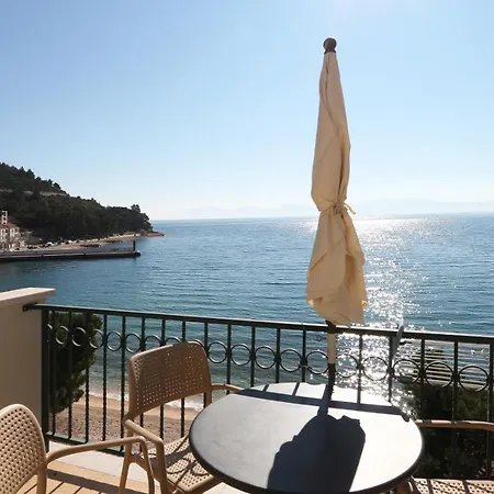 Apartman On The Beach-drvenik