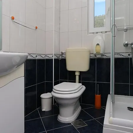 Apartman On The Beach-drvenik *