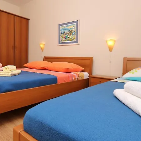 Apartman On The Beach-drvenik