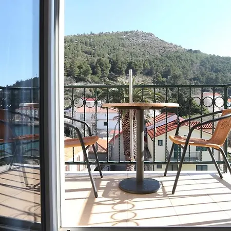 Apartman On The Beach-drvenik