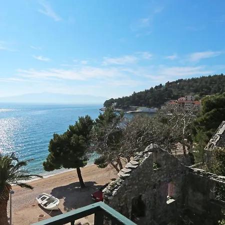 On The Beach-drvenik Apartman