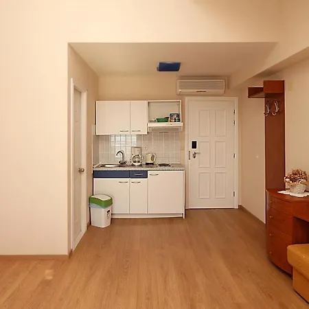 On The Beach-drvenik Apartman Drvenik (Split-Dalmatia)