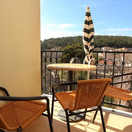 Apartman On The Beach-drvenik *
