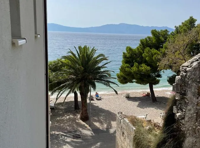 Appartement On The Beach-drvenik